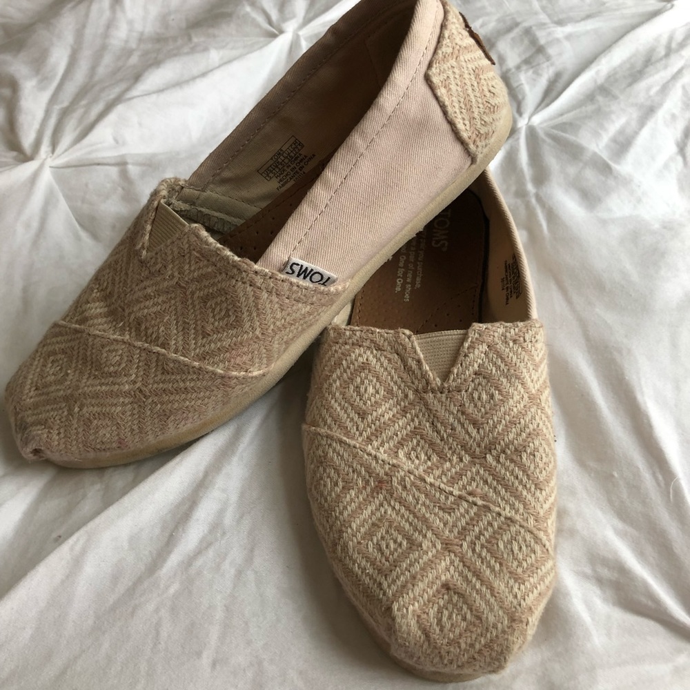 Woven Tom’s